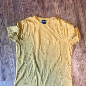 Cuts Clothing curve Crew Hem Men’s Large Shirt Yellow/Honeycomb